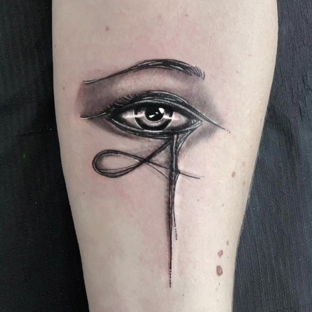 Tatuaggio realistico — occhio (Eye of Horus)