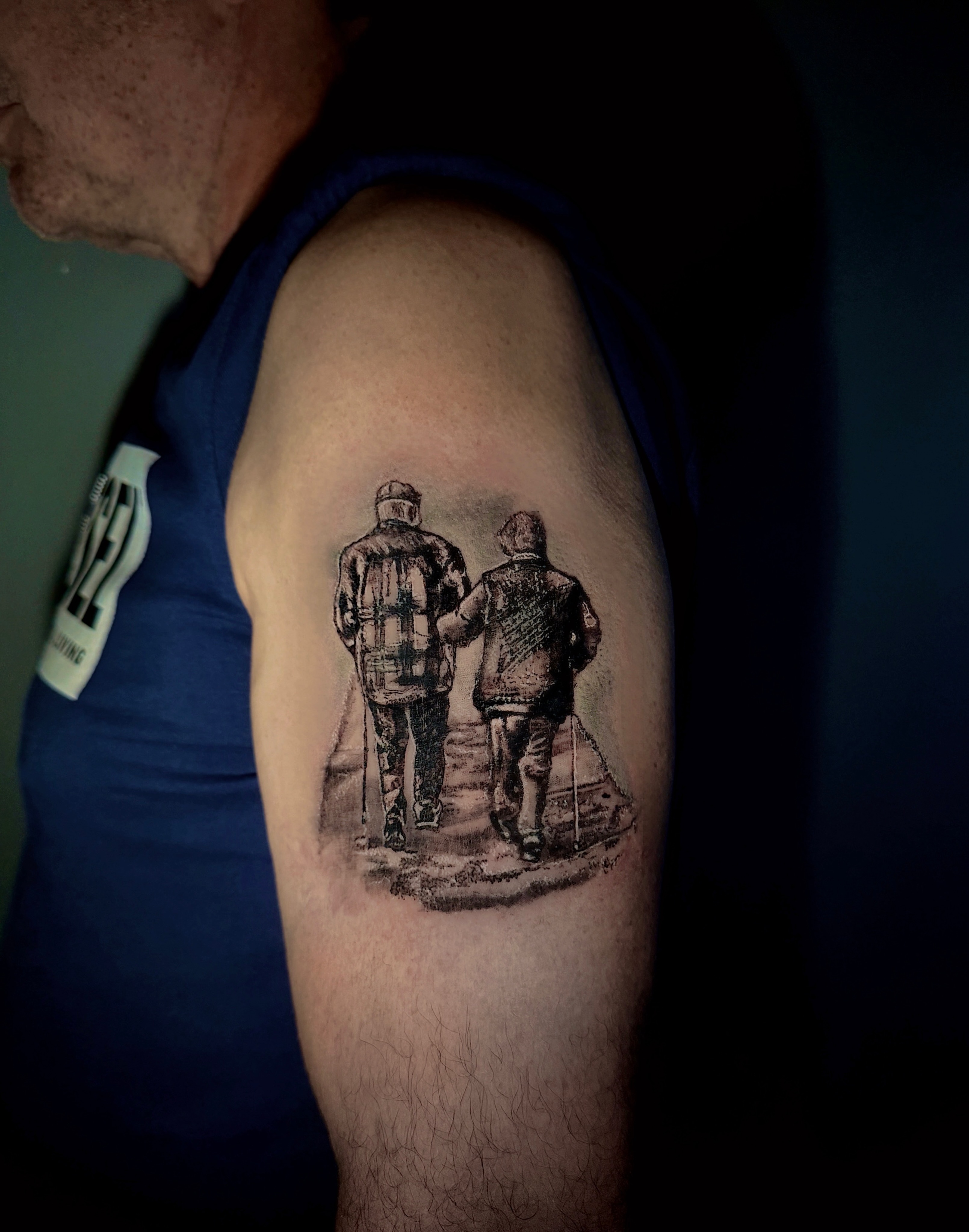 Tatuaggio realistico — coppia anziana, bianco e nero