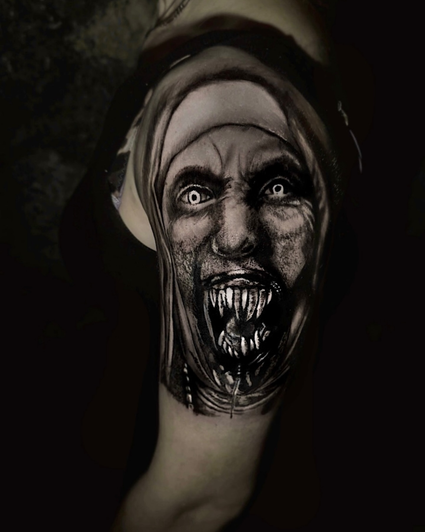 Ritratto horror realistico — la suora